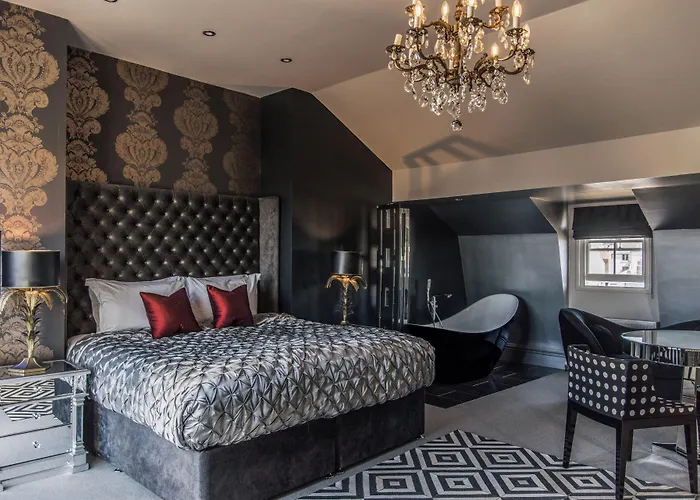 Hotels With Four Stars Square Townhouse