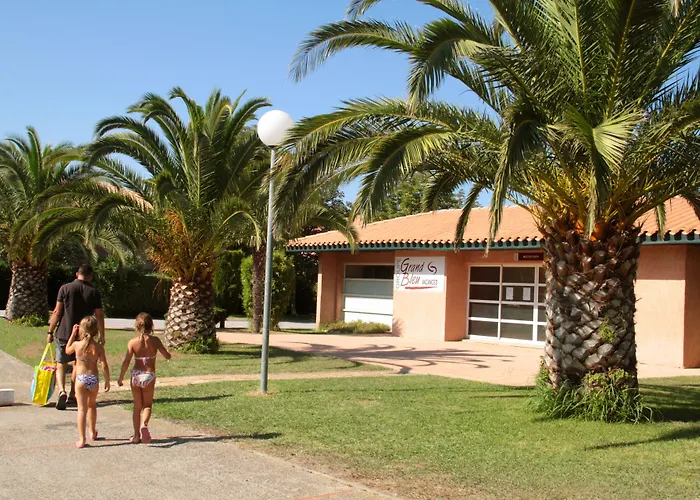 Lagrange Grand Bleu Vacances – Résidence Les Pierres De Jade