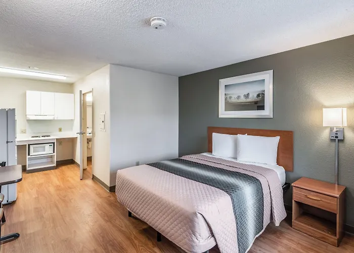 Hometowne Studios By Red Roof Spokane - Valley