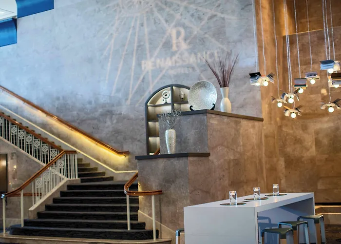 Renaissance Concourse Airport