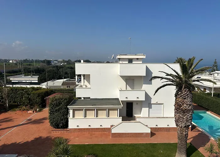 Villa Antonia sul mare con piscina Torre a mare (Bari)