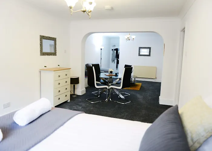 Bridle Lodge s