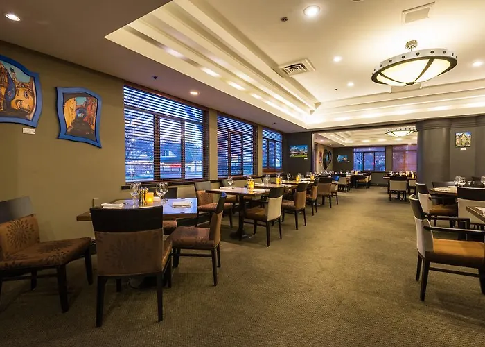 Resort: Harbour Towers Hotel & Suites