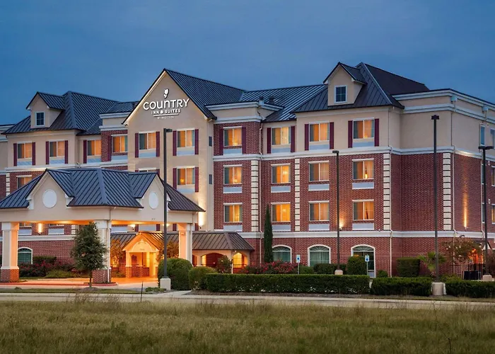 Hotel with pool: Country Inn & Suites By Radisson, College Station, Tx