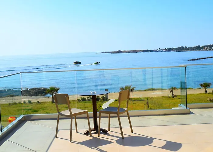 Amphora & Suites