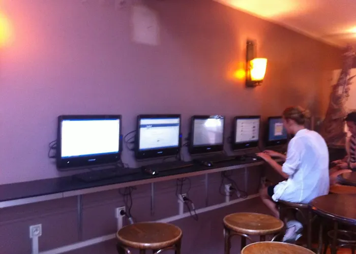 Aloha Hostel Eiffel Tower By Hiphophostels