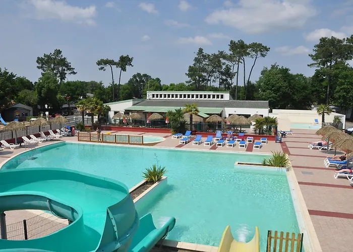 Hotel pres du College: Camping Le California