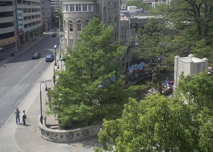 Romantic hotel: The Riverwalk Vista