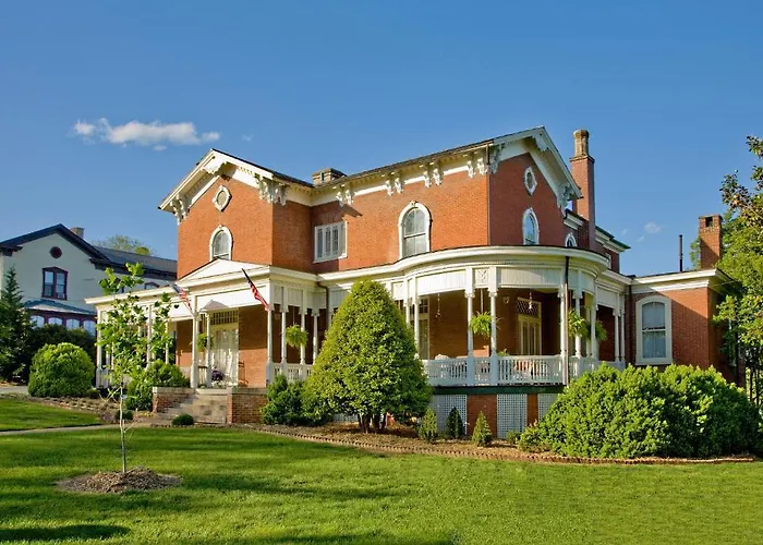 3 star hotels Carriage House Inn B&B