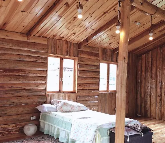 3 star hotel: Agape Log Cabin