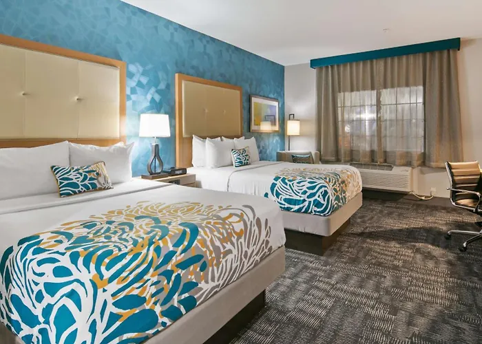 Hotel with pool: Best Western Plus Houston Atascocita Inn & Suites