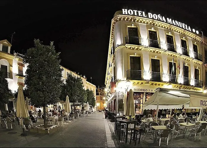 Cheap hotel: Basic Hotel Dona Manuela