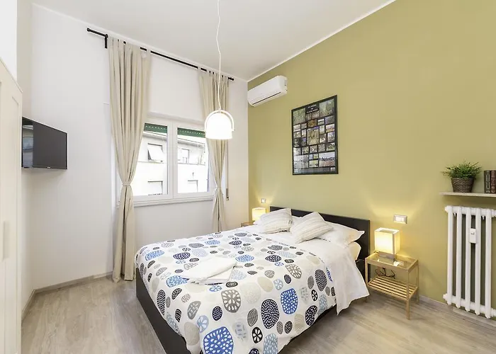 Rome To You- The Place To Be&B