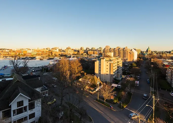 Resort: Harbour Towers Hotel & Suites