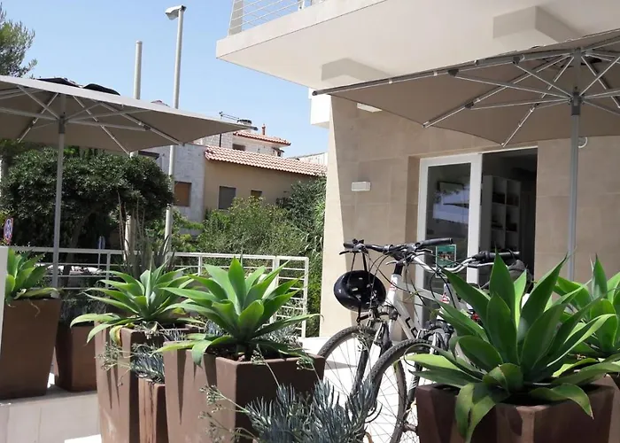 Via Del Faro Apartments