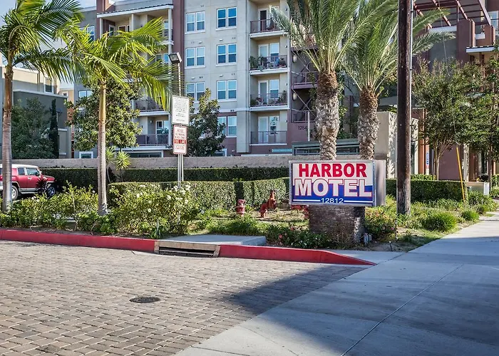 Motel: Harbor Motel