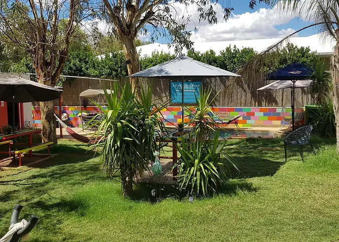 Alice'S Secret Travellers Inn