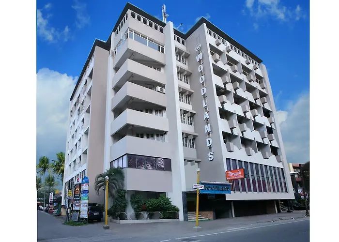 Central hotel: Woodlands