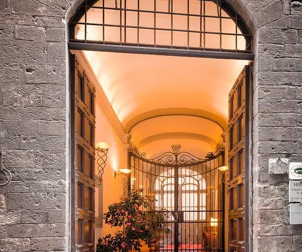 Torre Guelfa Palazzo Acciaiuoli