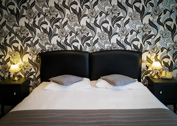 Glebe Hotel