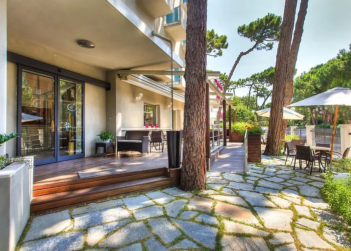 Hotel Ping Pong: Hotel Villa Ombrosa