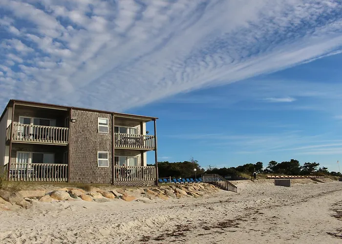 Motels Surfcomber On The Ocean
