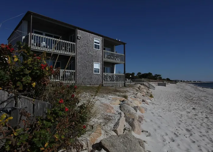 Motels Surfcomber On The Ocean