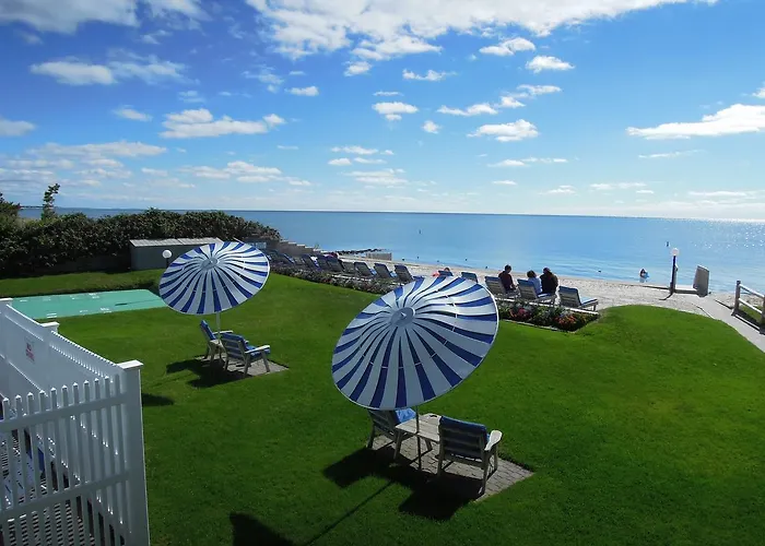 Motels Surfcomber On The Ocean