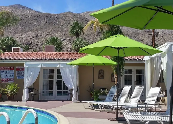 La Dolce Vita & Spa - A Gay Men'S Clothing Optional