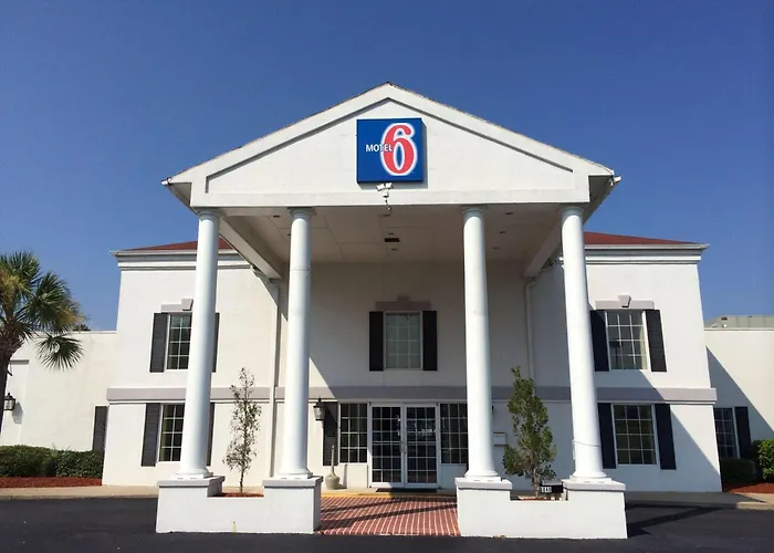 Cheap hotel: Motel 6-Brunswick, Ga