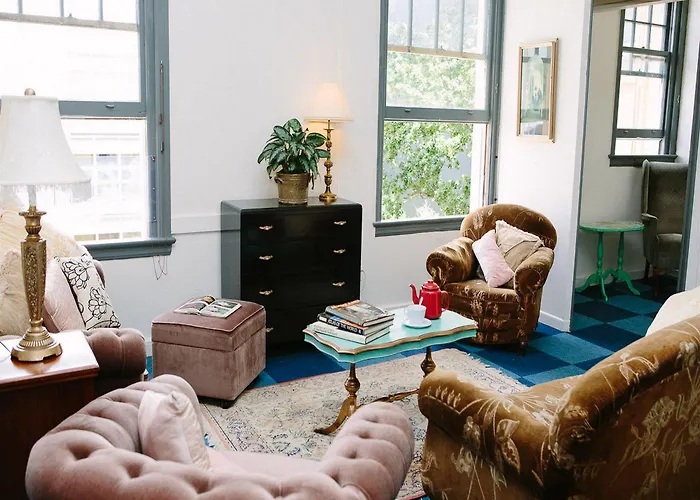 Hostel: The Station Accommodation