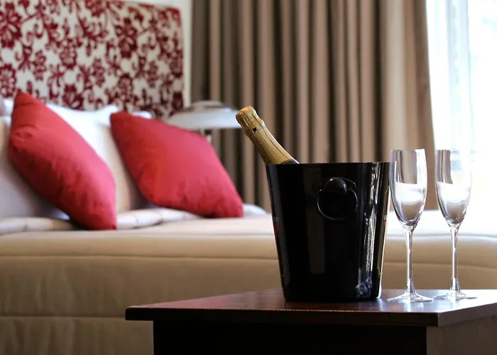 Luxury hotel only: Parkview On Hagley