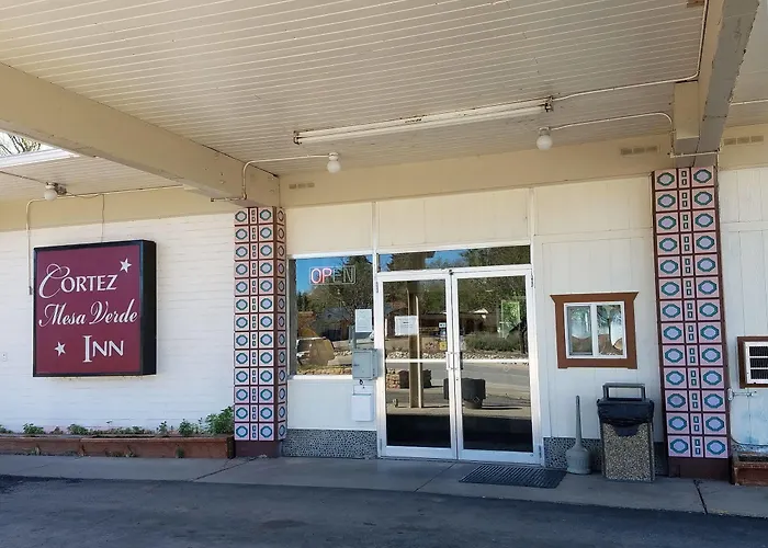 Motel: Road Runner Lodge