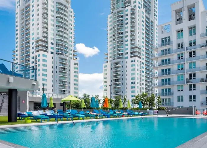 Ping Pong hotel: The Guild Downtown Miami