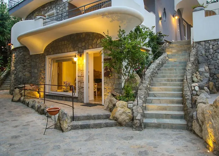 Villa con piscina: Villa Caruso