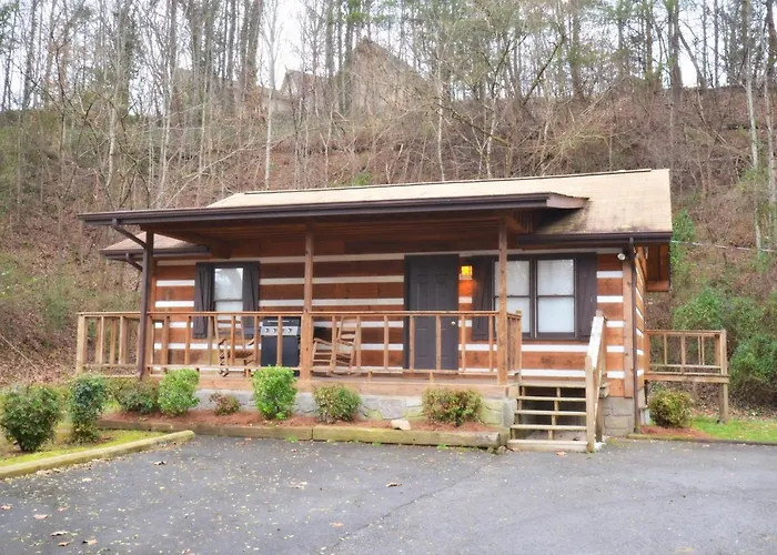 Pool Villa: Tucked Away Cabin