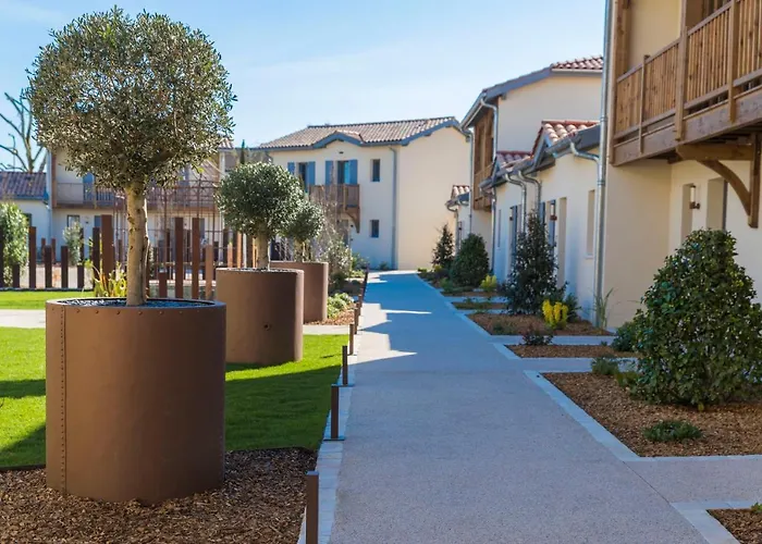 Clos Castel Villas