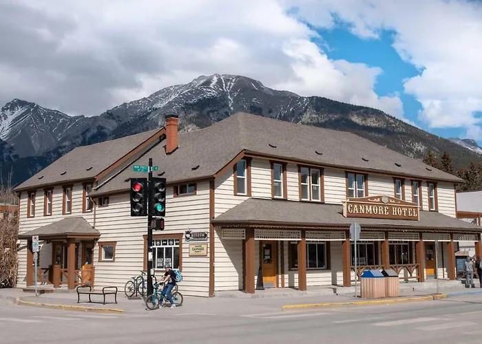The Hostels Party - The Canmore