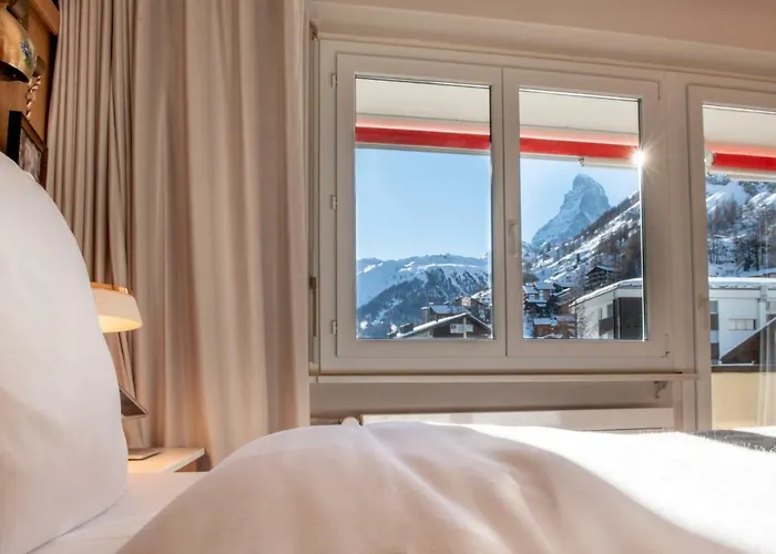 Hôtel pour familles: Schweizerhof Zermatt - A Small Luxury Hotel