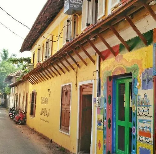 Hostel: Design Ashram