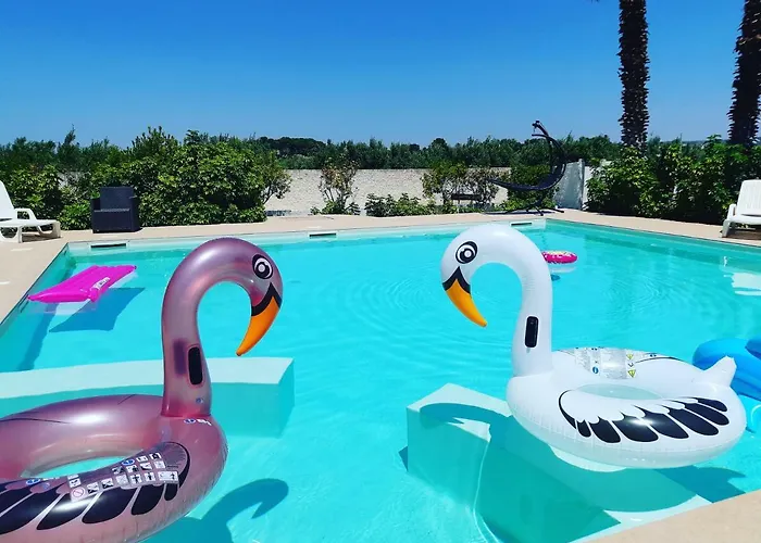 Hotel con piscina: Baglio Cudia Resort