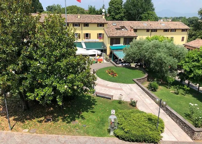 IRIDES ROOMS a un passo dai Parchi Divertimento