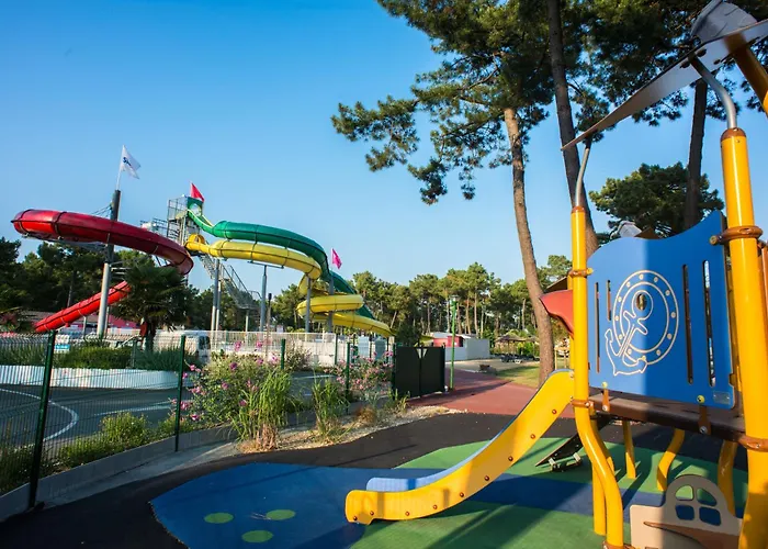 Hôtel de plage: Camping Officiel Siblu Bonne Anse Plage