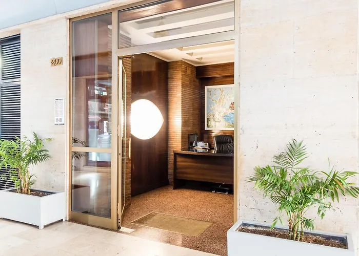 Suite In Center