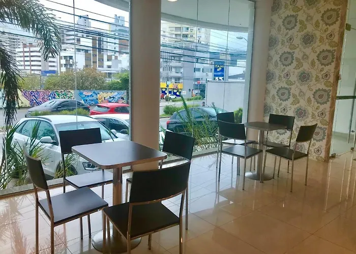 Apartamento: Suítes Trindade