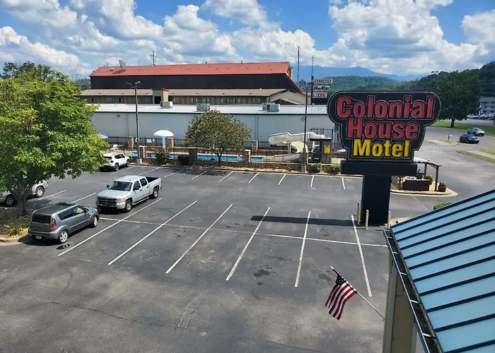 Motel: Colonial House Motel