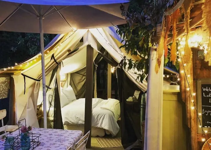 Hotel near College: La Boheme Living