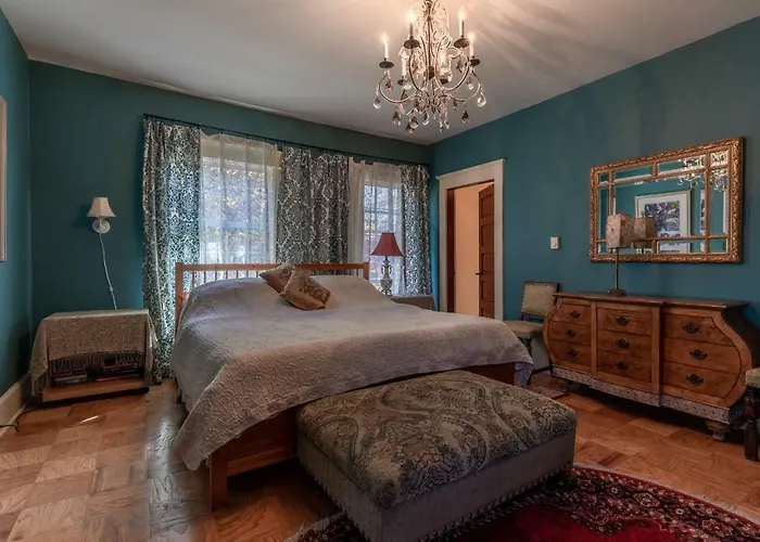 B&B only: Mozart Guest House Seattle Bed And Breakfast