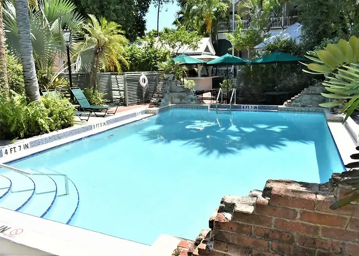 Hotel suites Simonton Court Historic & Cottages