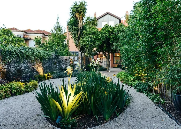 Queen'S Garden Hostel
